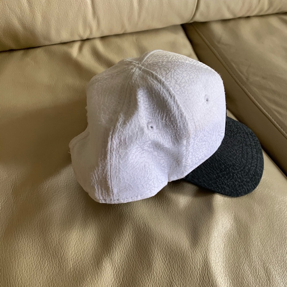 Infant Jordan hat - Picture 2 of 4